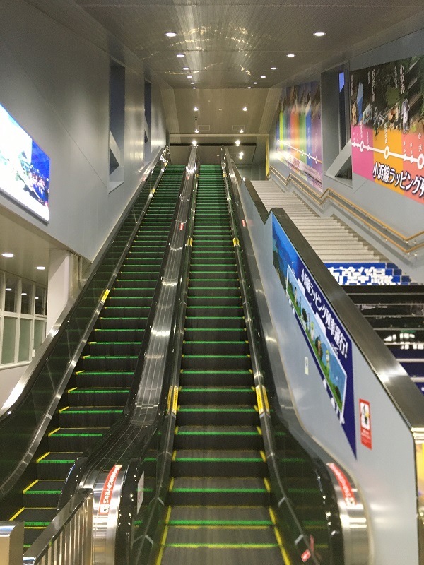 敦賀駅　エスカレーター